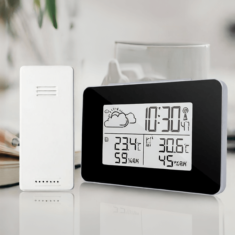 Wireless indoor outdoor thermometer with humidity monitor and LCD display