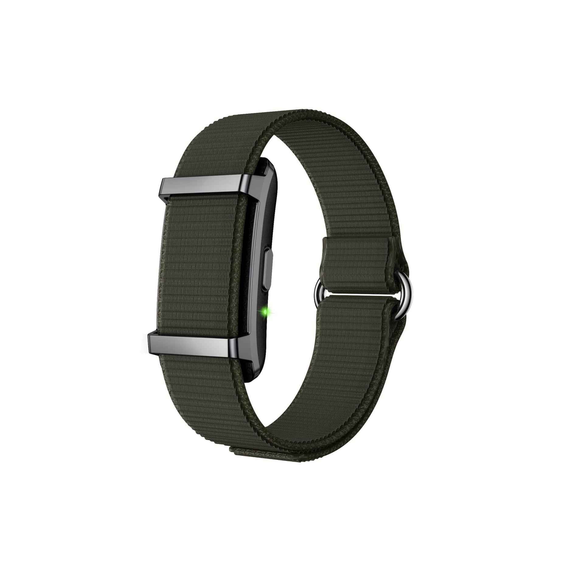 Fitness tracker with SpO2 blood oxygen detection sensor for respiratory health monitoring